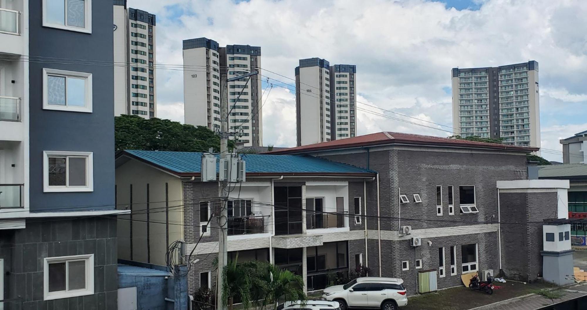 Aston Stay And Villas Mabalacat Екстериор снимка