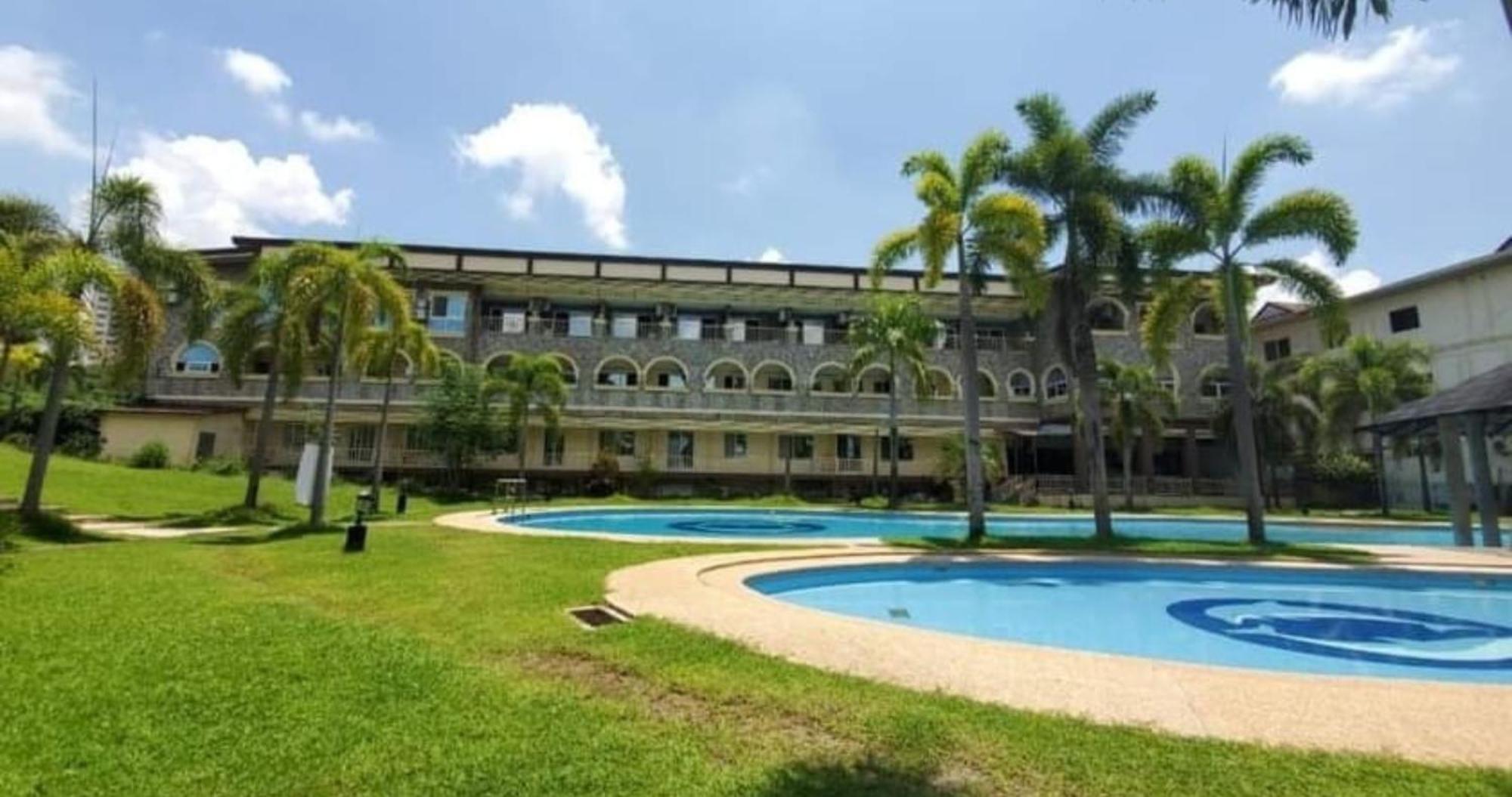 Aston Stay And Villas Mabalacat Екстериор снимка